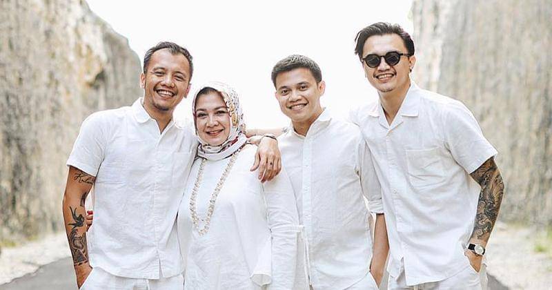 Instagram.com/akbarcapri